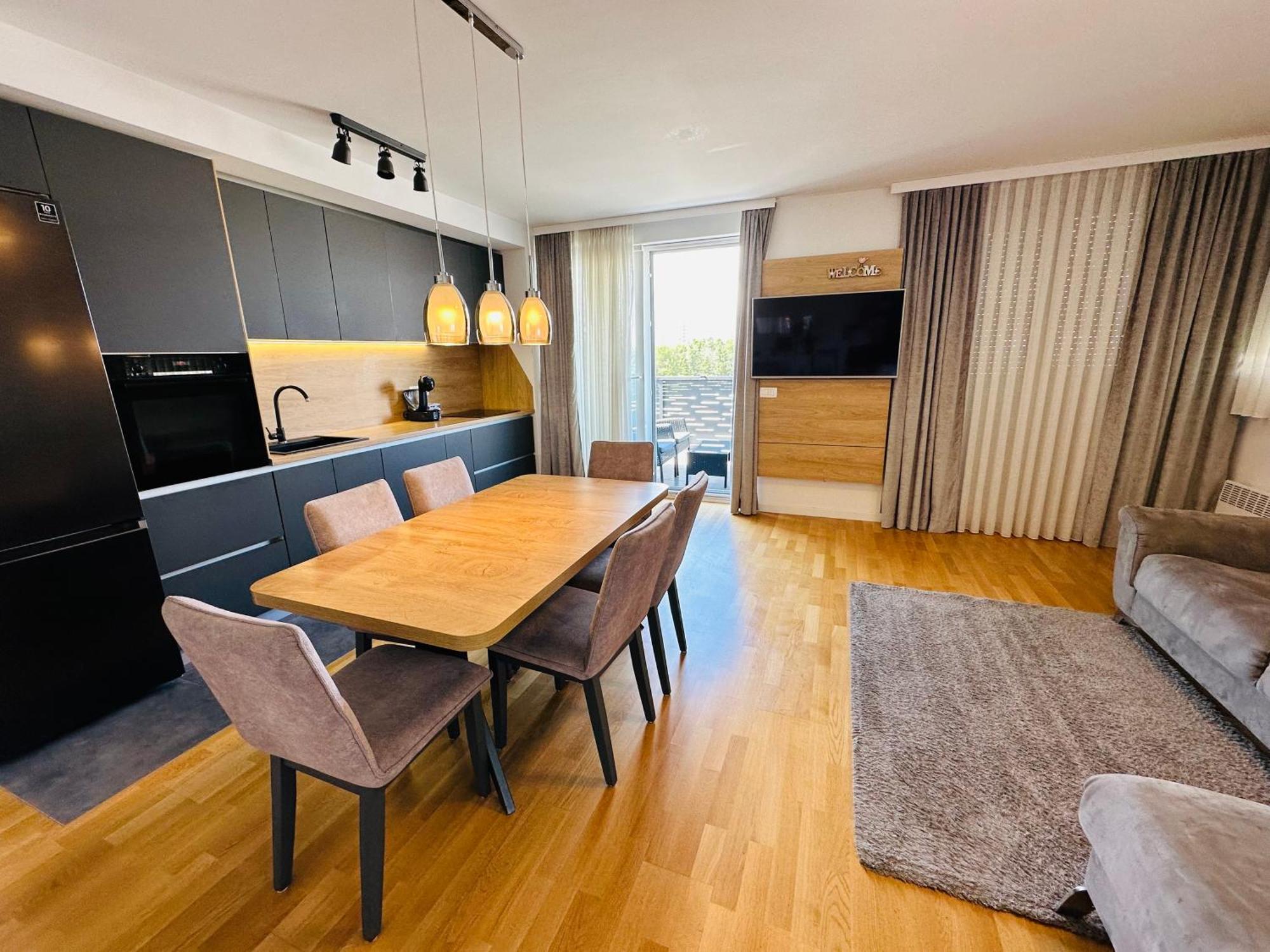 Apartment King With Private Parking 扎达尔 外观 照片