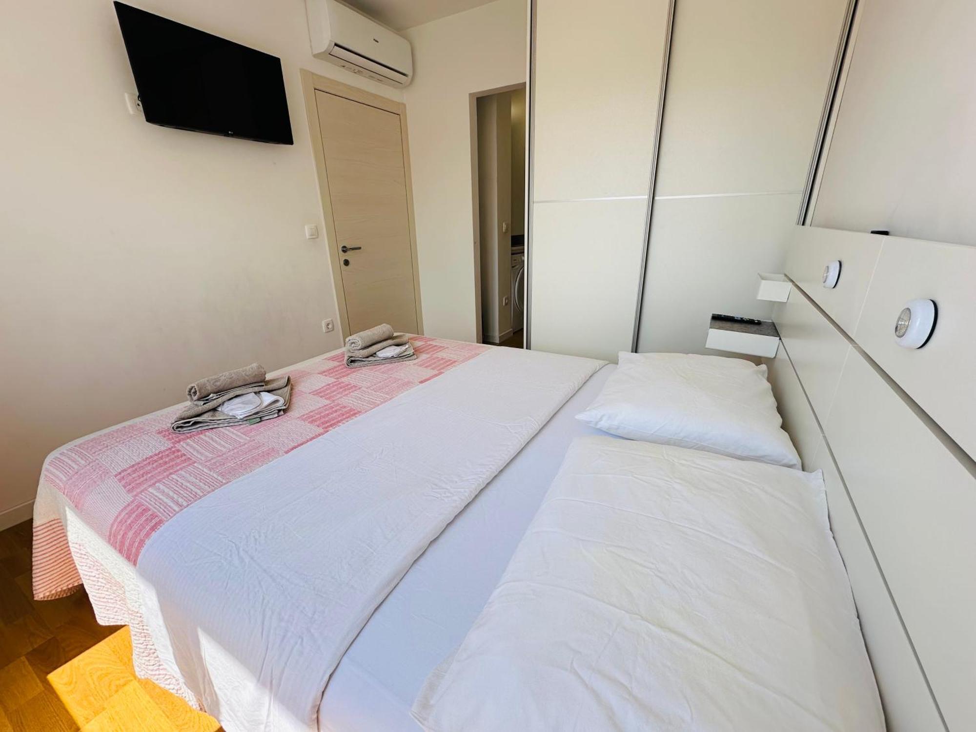 Apartment King With Private Parking 扎达尔 外观 照片